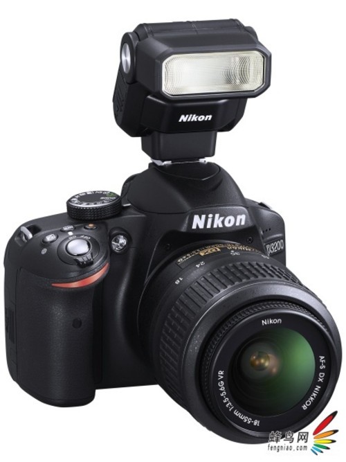 轻便灵活  尼康正式发布SB-300新型闪灯